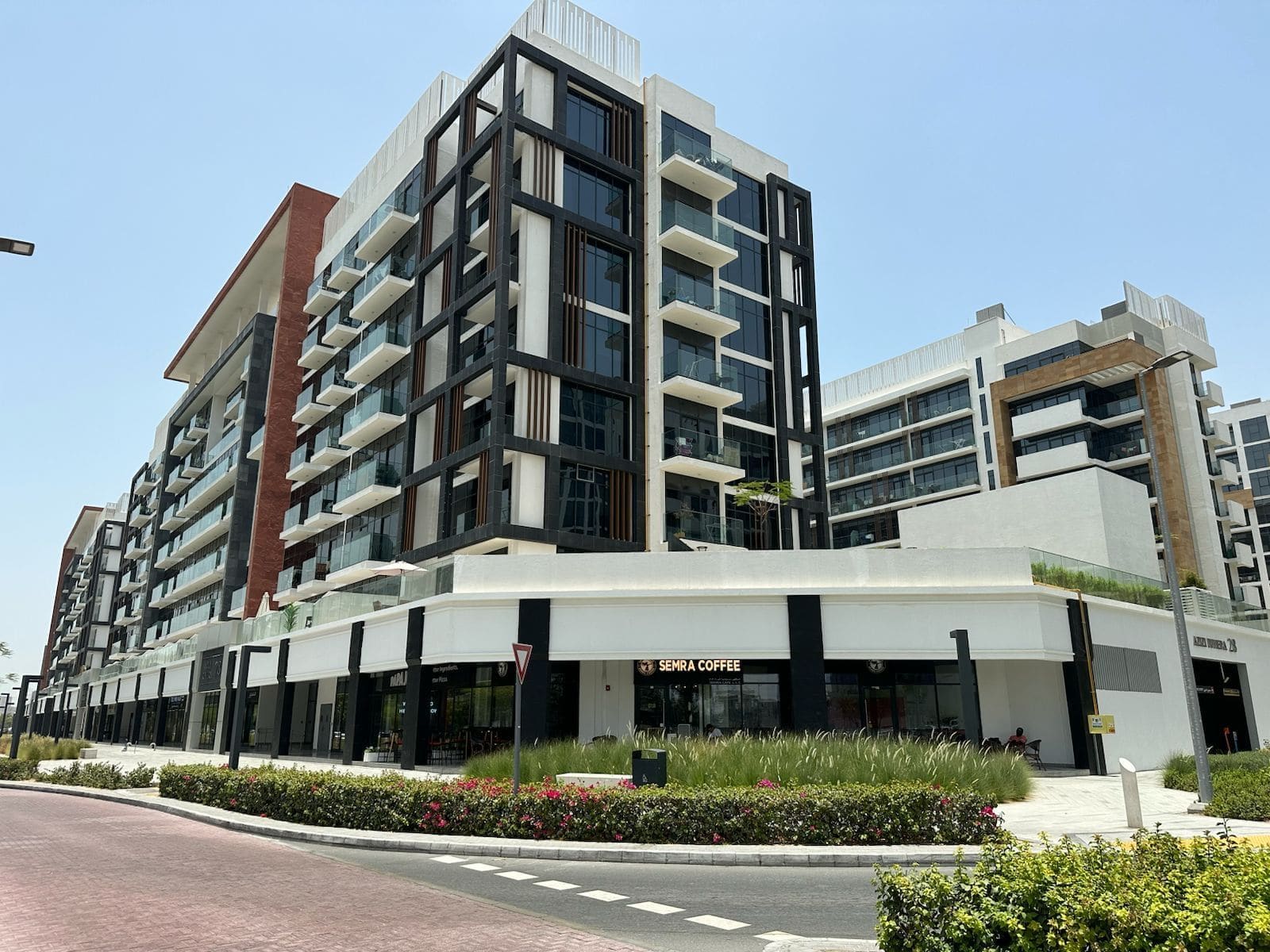 Azizi Riviera, Retail 1